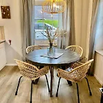 Nessmersiel, Renovierte Erdgeschosswohnung Mit Garten, In Deichnähe, Wallbox, * Neßmersiel