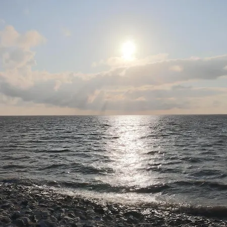 Nessmersiel, Renovierte Erdgeschosswohnung Mit Garten, In Deichnaehe, Wallbox, Daire