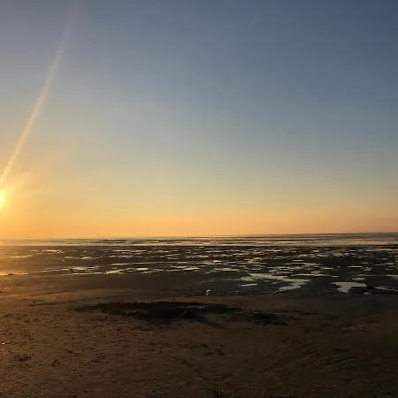 Nessmersiel, Renovierte Erdgeschosswohnung Mit Garten, In Deichnaehe, Wallbox, Apartmán