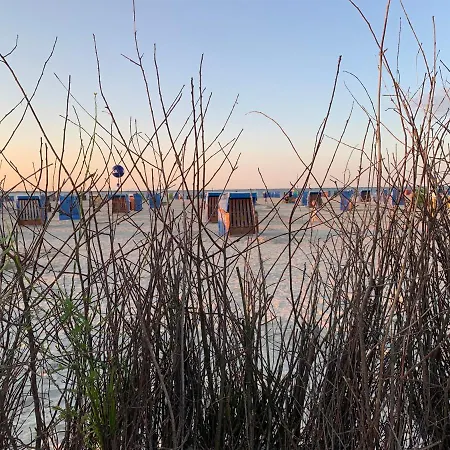 Nessmersiel, Renovierte Erdgeschosswohnung Mit Garten, In Deichnaehe, Wallbox, Daire Neßmersiel