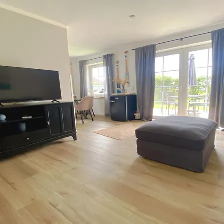 Nessmersiel, Renovierte Erdgeschosswohnung Mit Garten, In Deichnaehe, Wallbox, Neßmersiel