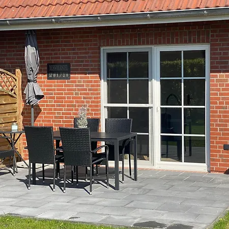 Nessmersiel, Renovierte Erdgeschosswohnung Mit Garten, In Deichnaehe, Wallbox, Lejlighed